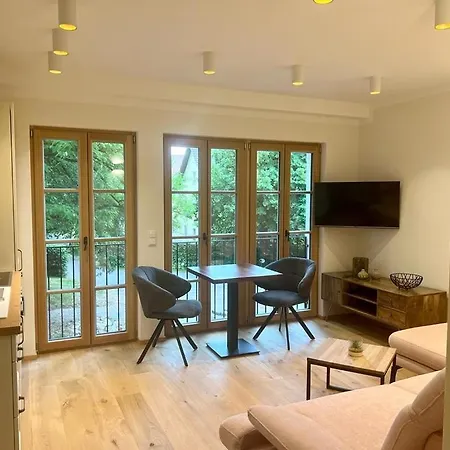 Apartment Gut Schwarz-n Hof *