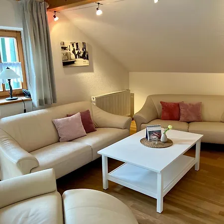 Apartment Gut Schwarz-n Hof *