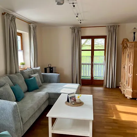Gut Schwarz-n Hof Apartment