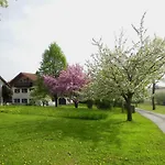 Apartament Gut Schwarz-n Hof